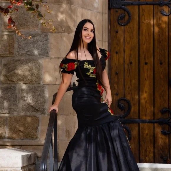 Sexy Dress - Picture 3 of 3